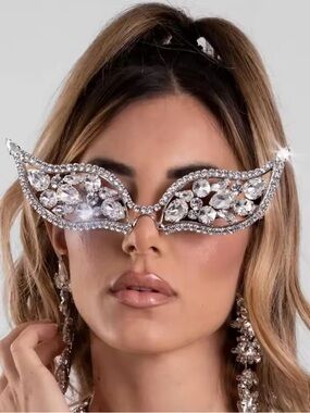 Crystal Embellished Cat-Eye Mask Sunglasses - Silver